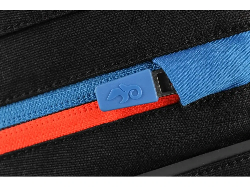 Kraťasy LEONIS. černé s modro/červenými doplňky